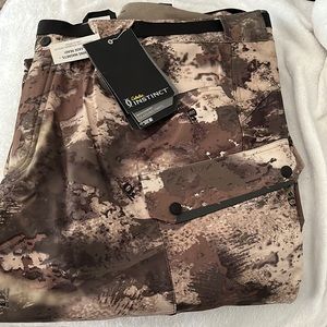 Cabela’s instinct glassing pants.